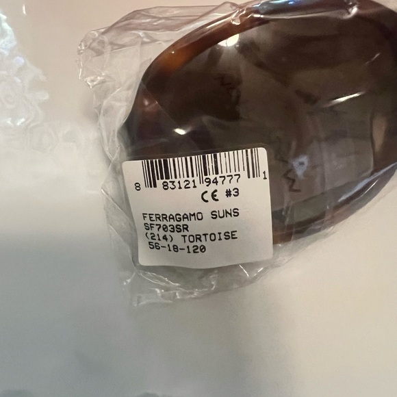 NWT Salvatore Ferragamo Women’s Sunglasses - Picture 4 of 6